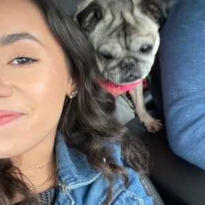 Meet your Posher, Emily